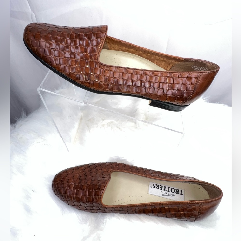 Trotters Liz Women Leather Loafers Flats Shoes 9